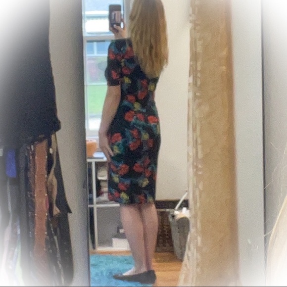 💕New WithTag Lularoe Julia Dress Black Floral💕 - Picture 3 of 8